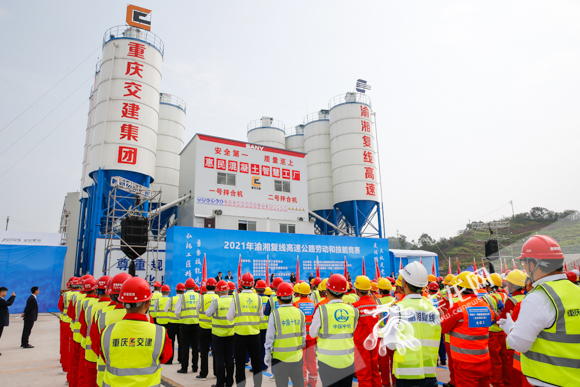 视频 | 渝湘复线高速节制性工程全面动工 五布河特大桥首个墩身身高打破百米