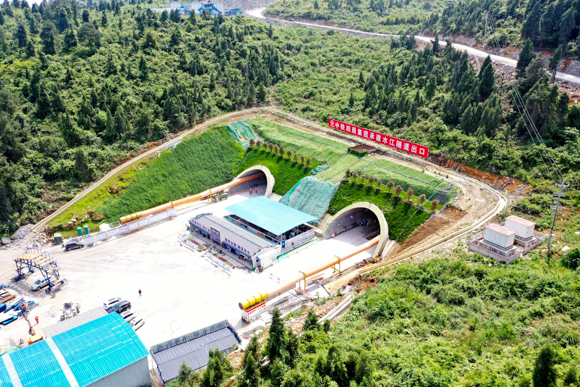 视频 | 渝湘复线高速节制性工程全面动工 五布河特大桥首个墩身身高打破百米