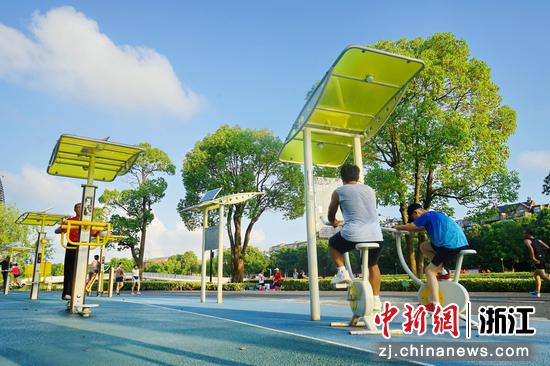 浙江嘉兴：全民健身日 奥运励我行