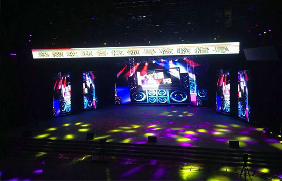 Voury卓华LED显示屏应用于运都市广播电台