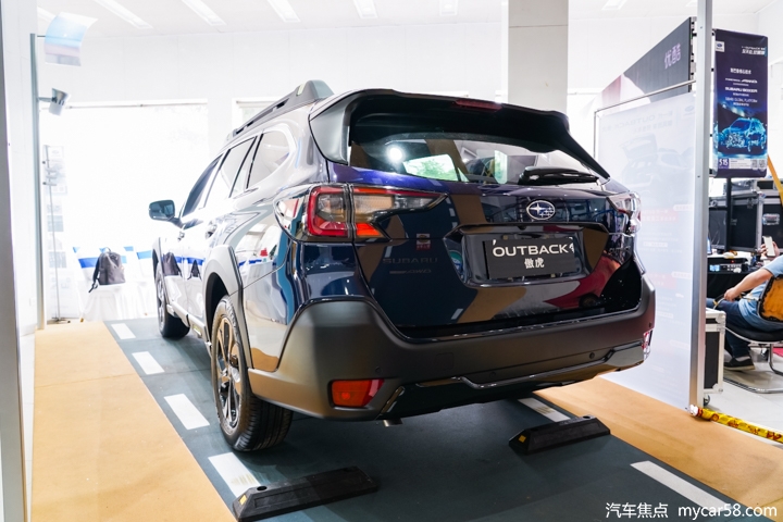 水平对置+全时四驱，31.28万起售，实拍全新斯巴鲁傲虎