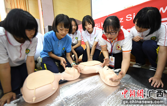应抢救护常识走进广西龙胜县校园