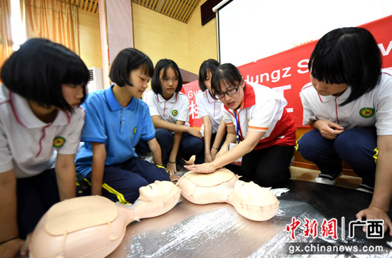 应抢救护常识走进广西龙胜县校园