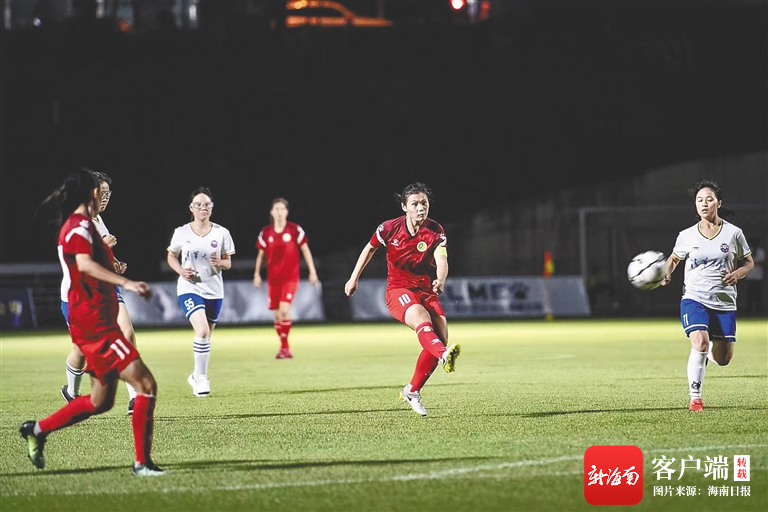 “约在琼中”足球邀请赛进行 琼中女足战胜清华女足