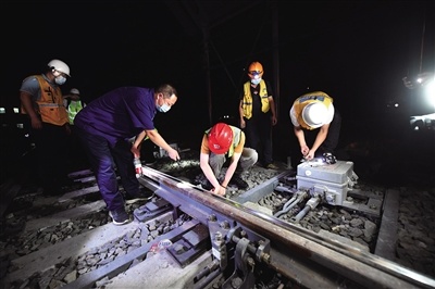 北京地铁“一八线”贯通 古城可直达环球影城