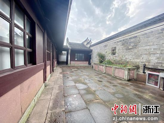 探浙江宁波包玉刚故宅：“船王”传奇路 家属桑梓情