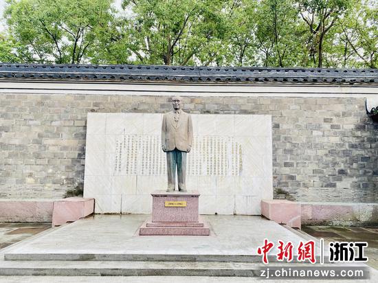 探浙江宁波包玉刚故宅：“船王”传奇路 家属桑梓情