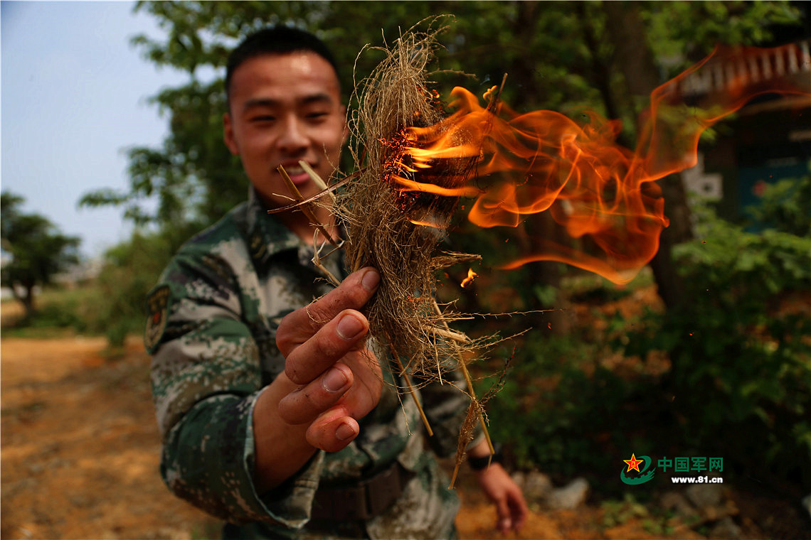 get新技能：侦察兵教你野外生存如何取火