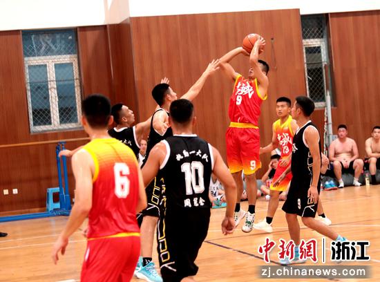武警浙江总队温州支队举行篮球赛 揭示热血芳华