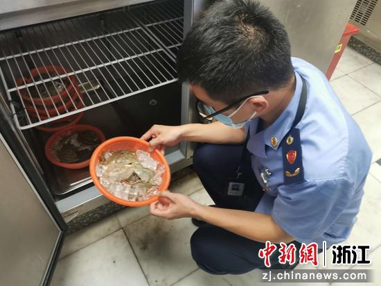 杭州市市场禁锢部分约谈“胖哥俩” 突击查抄23家门店