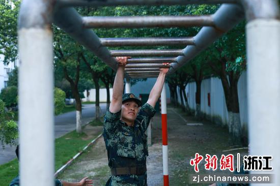 武警战士周彦楠：做奉献精力传承者