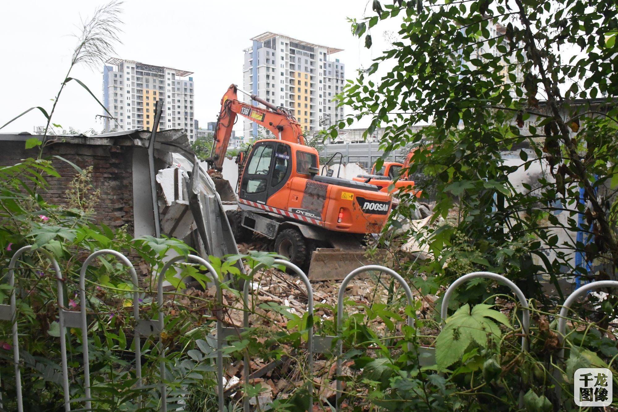 北京清河街道拆除京张铁路沿线6700余平方米违建助力冬奥