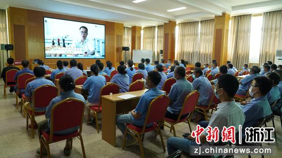 浙江绍兴职业技术培训乘“云”而上 摸索培训新模式