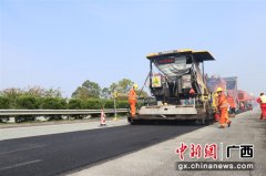广西路建复拌就地热再生技术助力灵川至三塘高速项目大修养护